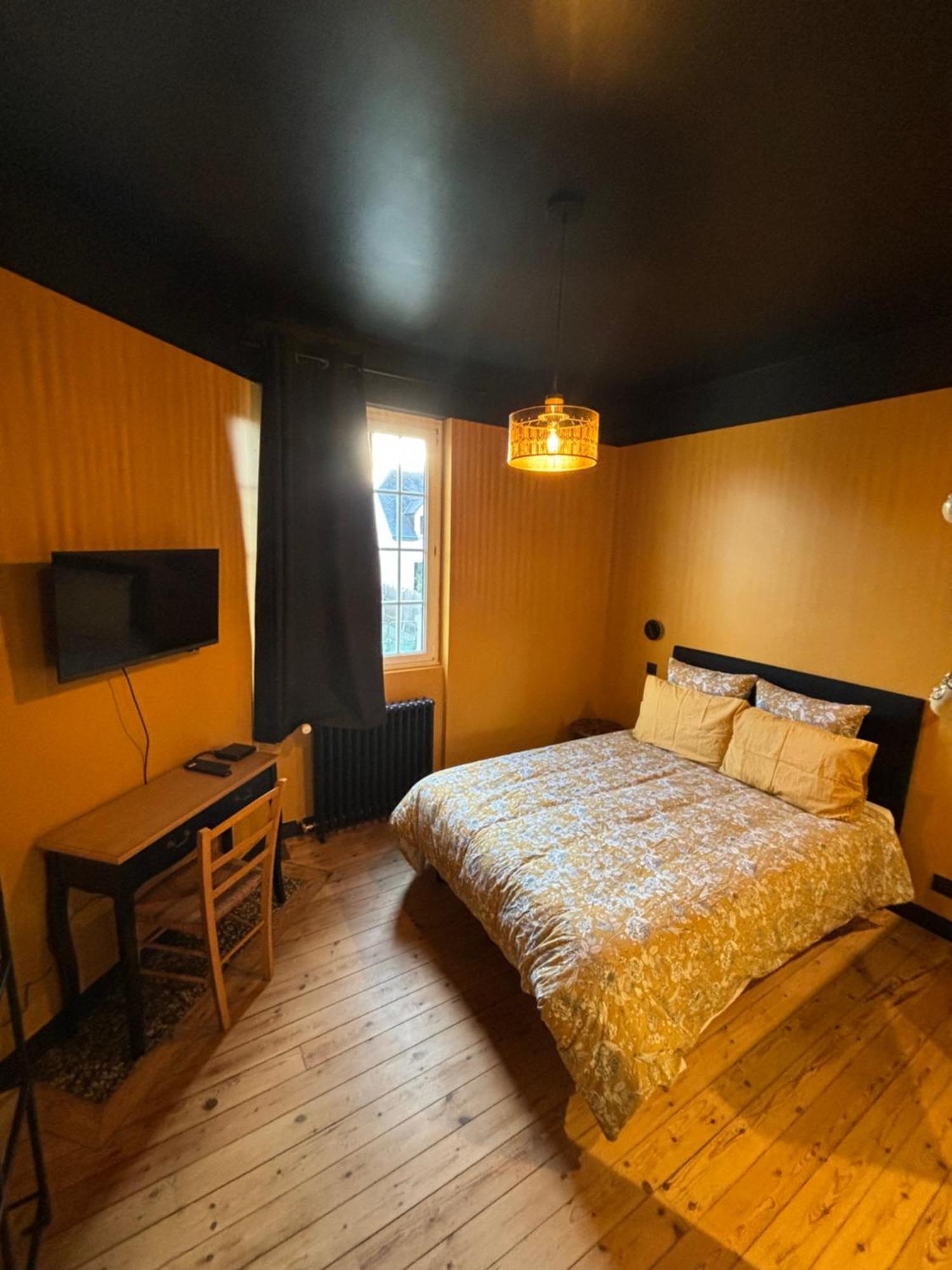 La Hacienda Negra Bed & Breakfast Saint-Jouan-des-Guerets Exterior photo